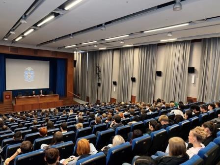 В УВД по ЮАО прошел День открытых дверей для выпускников столичных школ и кадетских корпусов