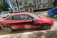 «Мазда», красного цвета государственный регистрационный знак/VIN номер, У735УВ 177 RUS